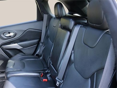 Used 2020 Jeep Cherokee High Altitude image 17