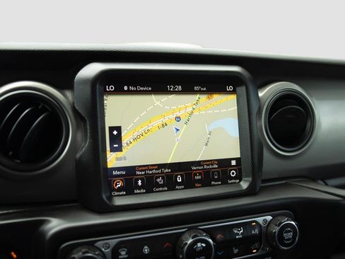 Used 2023 Jeep Gladiator Sport AWD/4WD image 8