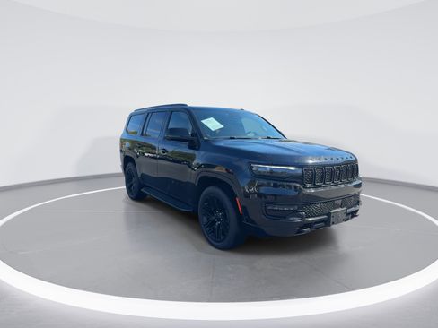 Used 2024 Jeep Wagoneer Series II w/ Convenience Group I image 2