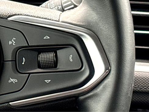 Used 2025 Chevrolet TrailBlazer LT w/ Convenience Package FWD image 12