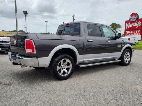 Used 2014 RAM 1500 Laramie w/ Convenience Group image 8