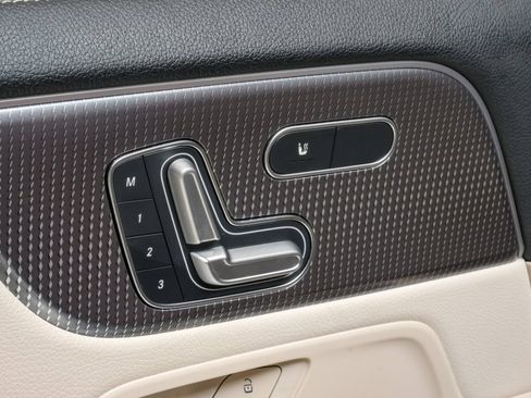 Used 2023 Mercedes-Benz GLA 250 GLA 250 image 48