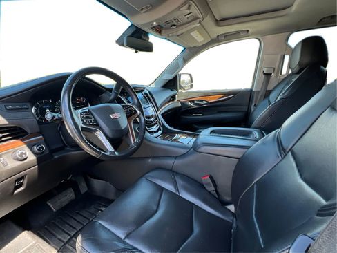 Used 2020 Cadillac Escalade ESV Premium Luxury AWD/4WD image 9