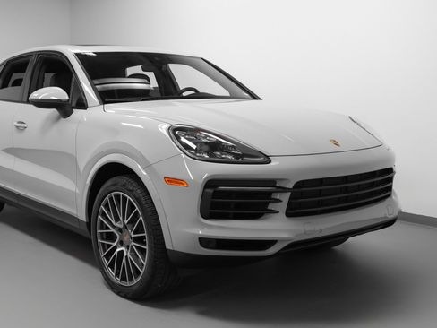 Certified 2023 Porsche Cayenne Platinum Edition AWD/4WD image 9