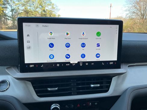 Used 2025 Ford Explorer Active image 18