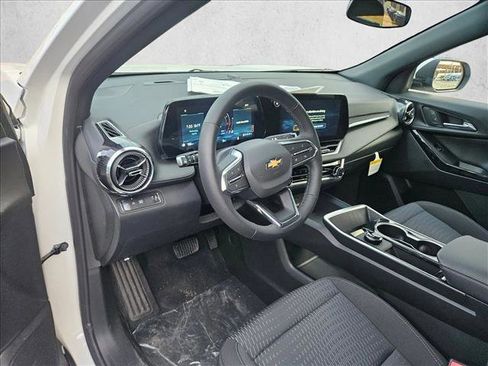 New 2026 Chevrolet Equinox LT FWD image 3