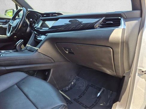 Used 2023 Cadillac XT6 Premium Luxury AWD/4WD image 23