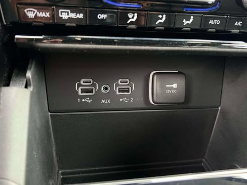 Used 2023 Jeep Grand Cherokee Limited AWD/4WD image 13