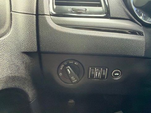 Used 2013 Chrysler 300 S AWD/4WD image 27