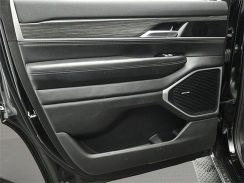 Used 2023 Jeep Wagoneer Series II image 13