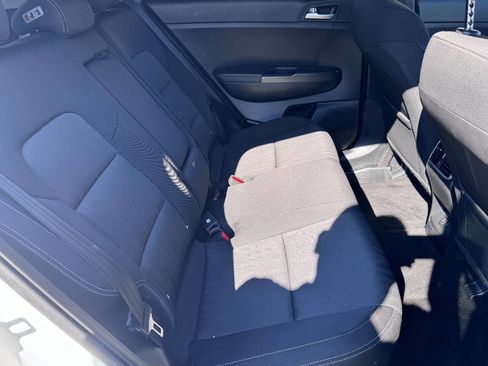 Used 2020 Kia Sportage LX image 8