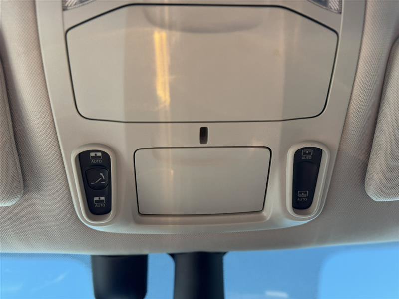 Used 2021 Chrysler Pacifica Touring-L w/ Premium & Safety Sphere Group FWD image 27