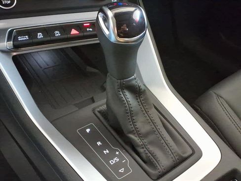 Certified 2025 Audi Q3 2.0T Premium w/ Convenience Package image 13