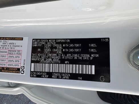 Certified 2026 Toyota 4Runner SR5 AWD/4WD image 43