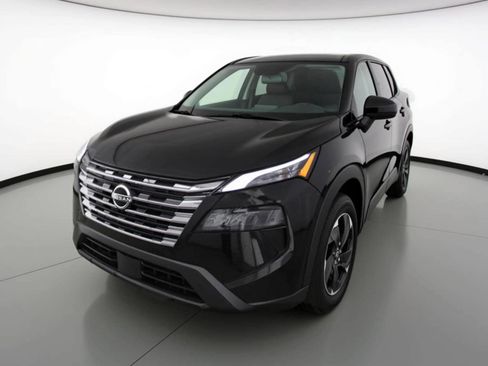 Used 2025 Nissan Rogue SV image 3