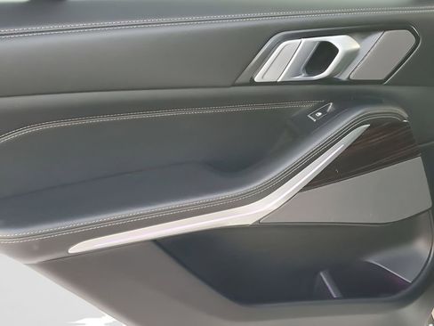 Used 2025 BMW X5 xDrive50e image 44