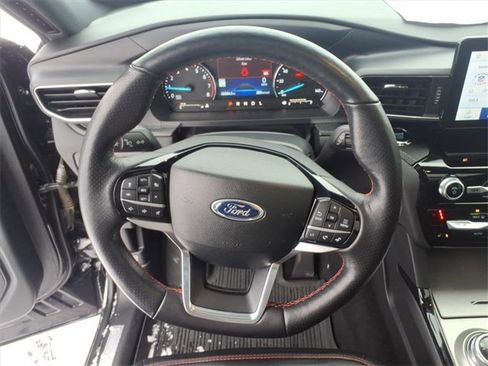 Certified 2023 Ford Explorer ST-Line w/ Class IV Trailer Tow Package image 16