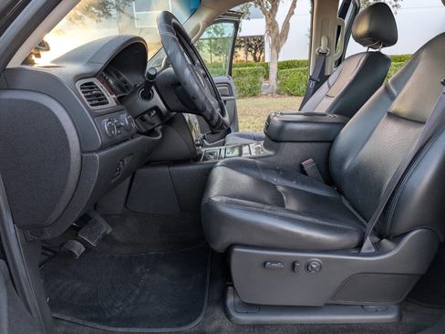 Used 2014 GMC Sierra 3500 Denali image 15