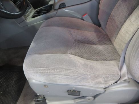 Used 2004 Chevrolet Suburban LS w/ Preferred Equipment Group AWD/4WD image 18