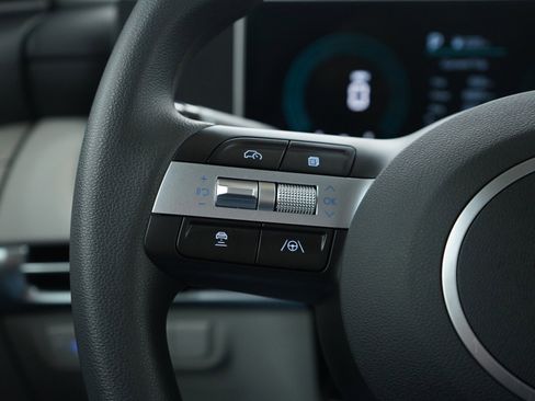 Certified 2025 Hyundai Tucson SE image 26