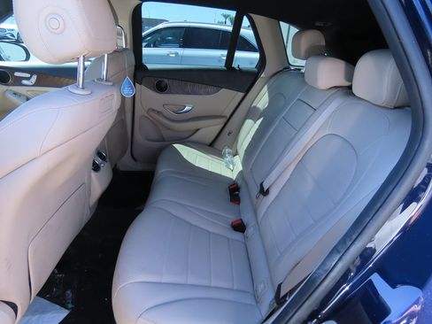 Used 2018 Mercedes-Benz GLC 300 image 11