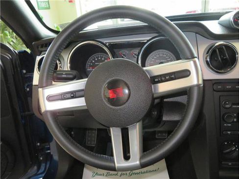 Used 2006 Ford Mustang GT image 9