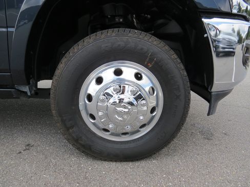 New 2025 RAM 3500 Limited image 11