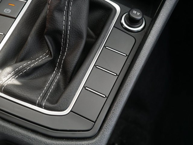 Certified 2025 Volkswagen Jetta S FWD image 32
