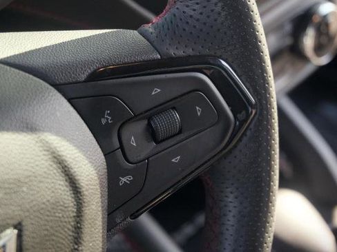 Used 2022 Chevrolet TrailBlazer RS w/ Technology Package FWD image 17