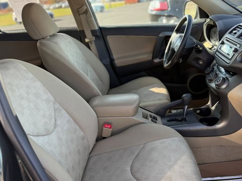 Used 2012 Toyota RAV4 image 12