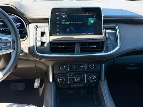 Used 2024 Chevrolet Tahoe LT w/ Luxury Package image 19