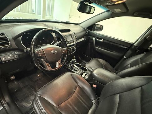 Used 2014 Kia Sorento EX image 16