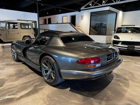 Used 2002 Dodge Viper RT/10 RWD image 4