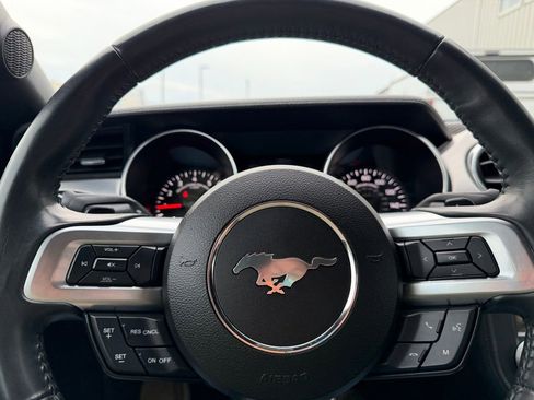 Used 2018 Ford Mustang Premium image 11