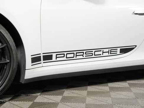 Used 2022 Porsche 911 Carrera RWD image 13