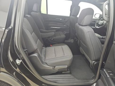 Used 2025 Chevrolet Traverse LT image 20