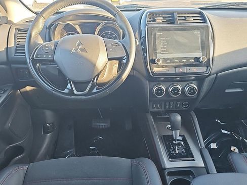 Used 2024 Mitsubishi Outlander Sport SE image 13