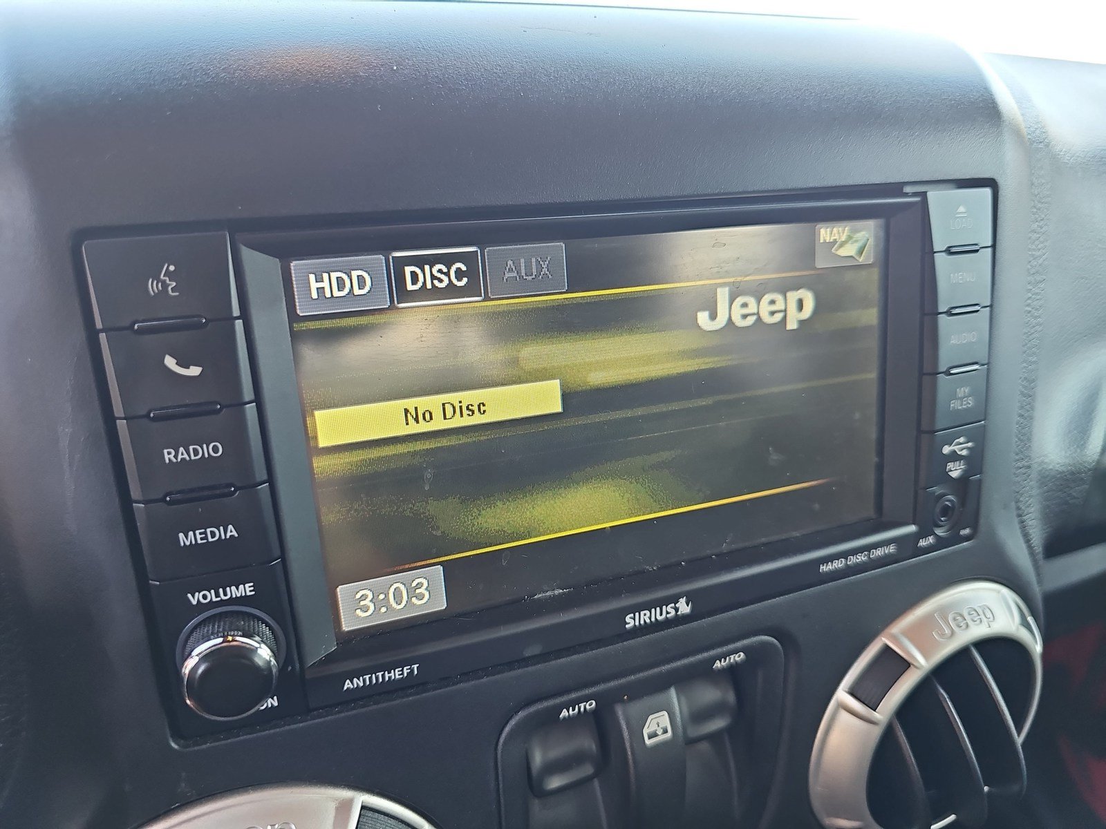Used 2017 Jeep Wrangler Sahara w/ Dual Top Group AWD/4WD image 22