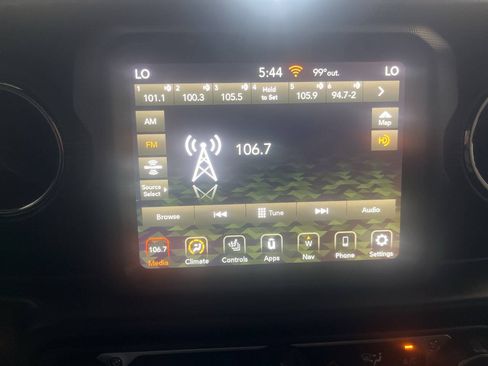Used 2022 Jeep Wrangler Unlimited Sahara AWD/4WD image 20