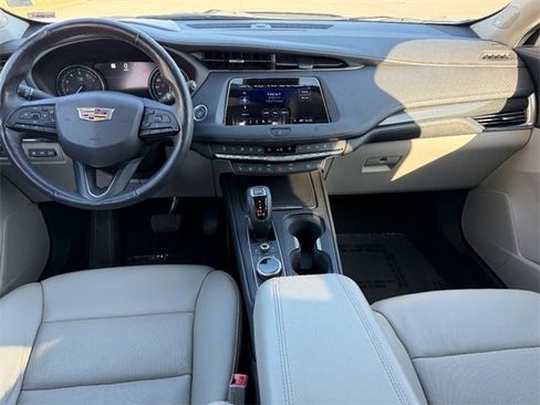 Used 2019 Cadillac XT4 Premium Luxury w/ Technology Package image 9