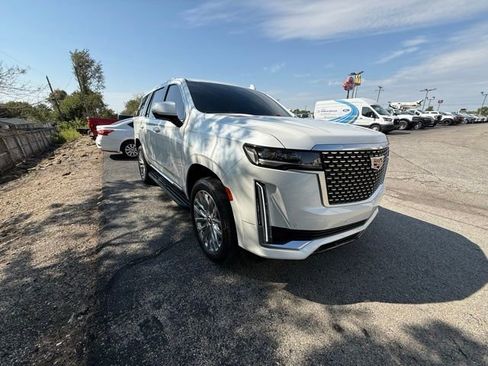 Used 2023 Cadillac Escalade Premium Luxury image 9