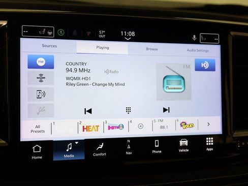 Used 2023 Chrysler Pacifica Limited image 53