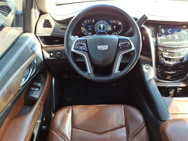 Used 2018 Cadillac Escalade Luxury AWD/4WD image 19