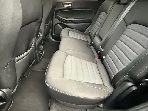 Used 2023 Ford Edge SE image 16