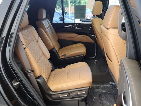 Used 2021 Cadillac Escalade Premium Luxury w/ Driver Assist Tech Package AWD/4WD image 22