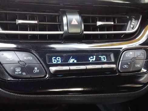 Used 2019 Toyota C-HR XLE image 21