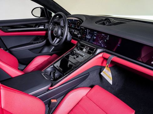 New 2026 Porsche Panamera Turbo image 14