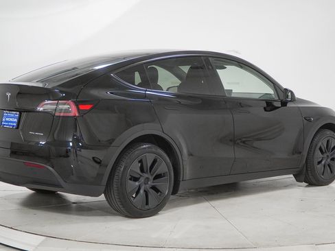 Used 2024 Tesla Model Y Long Range AWD/4WD image 12