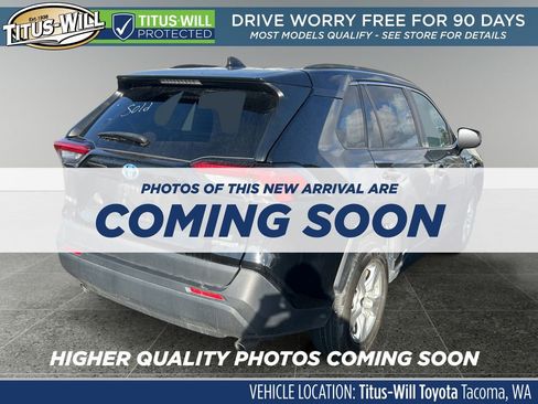 Used 2021 Toyota RAV4 LE image 4