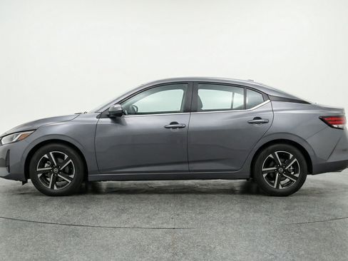 Used 2025 Nissan Sentra SV image 5